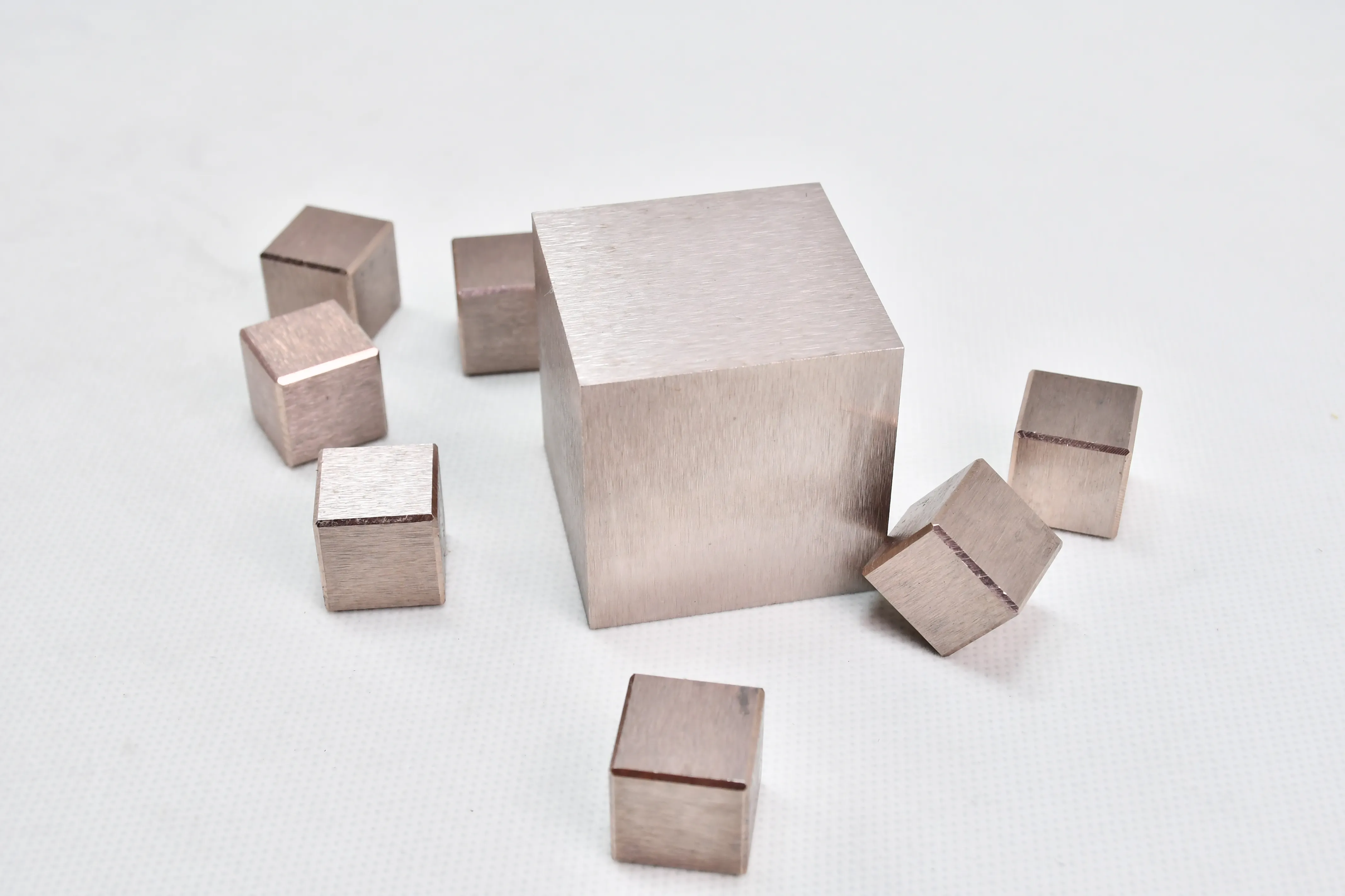 Tungsten copper alloy for electrical devices